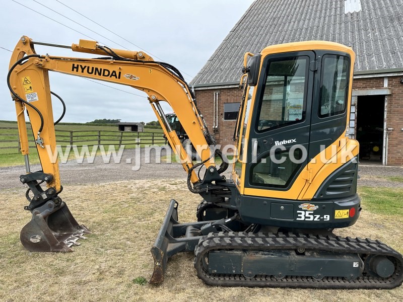 Hyundia Robex 35Z-9 mini excavator