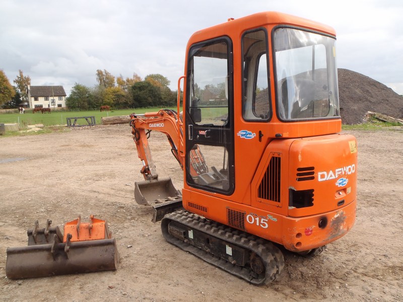 Daewoo 015 Solar Plus mini digger for sale