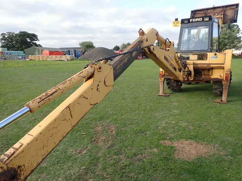 Ford 655 Special wheeled digger for sale