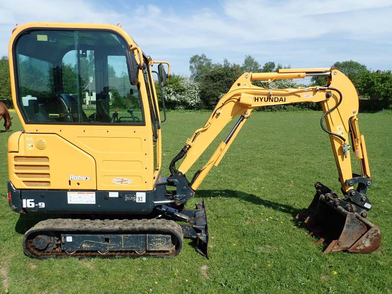 Hyundai Robex 16-9 mini digger for sale