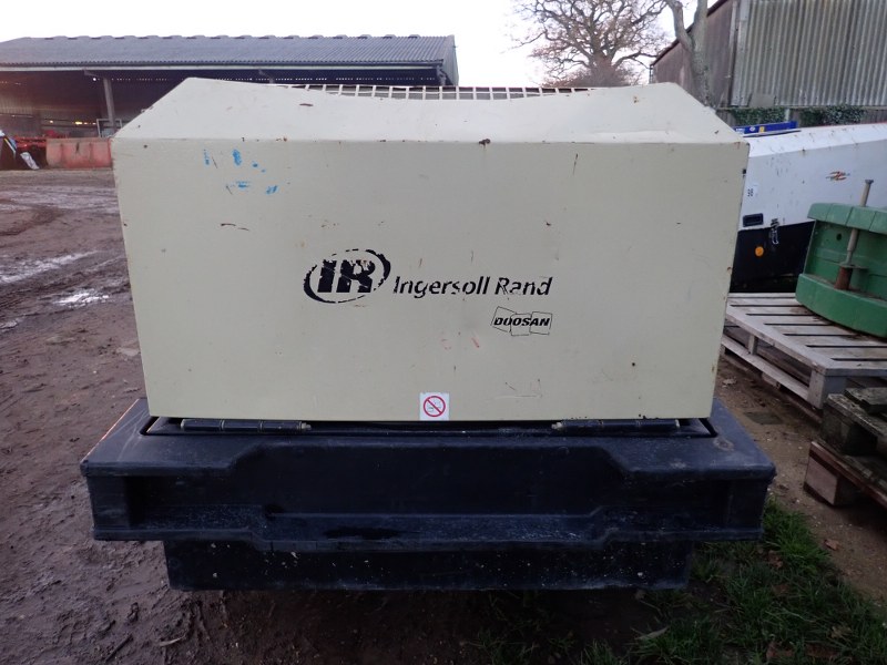 Ingersoll Rand 7/31E Mobile air compressor for sale