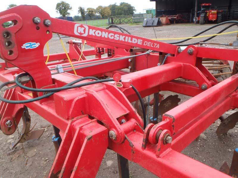 Kongskilde Delta 4 meter stubble cultivator for sale