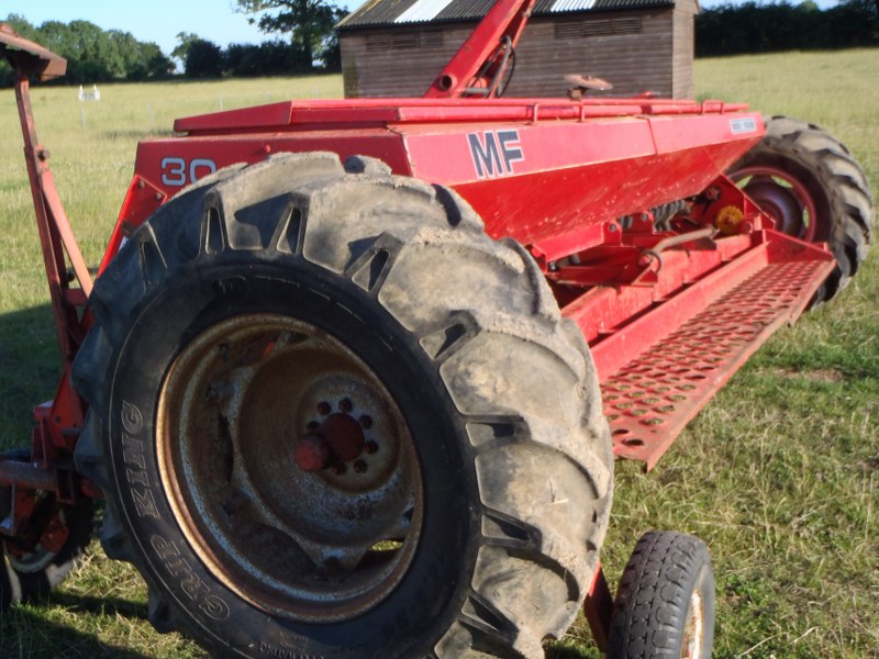 Massey Ferguson 30 4 Meter Seed Drill