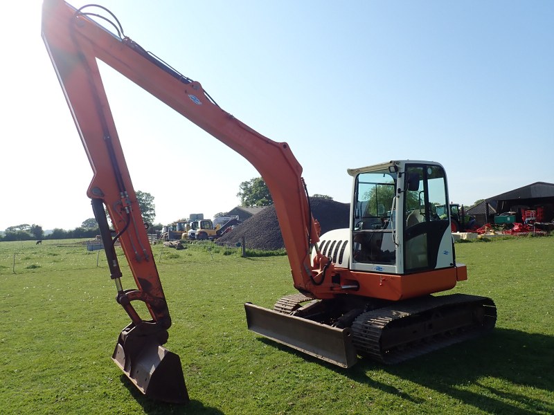 Schaeff HR32 9 Tonne Long reach excavator for sale