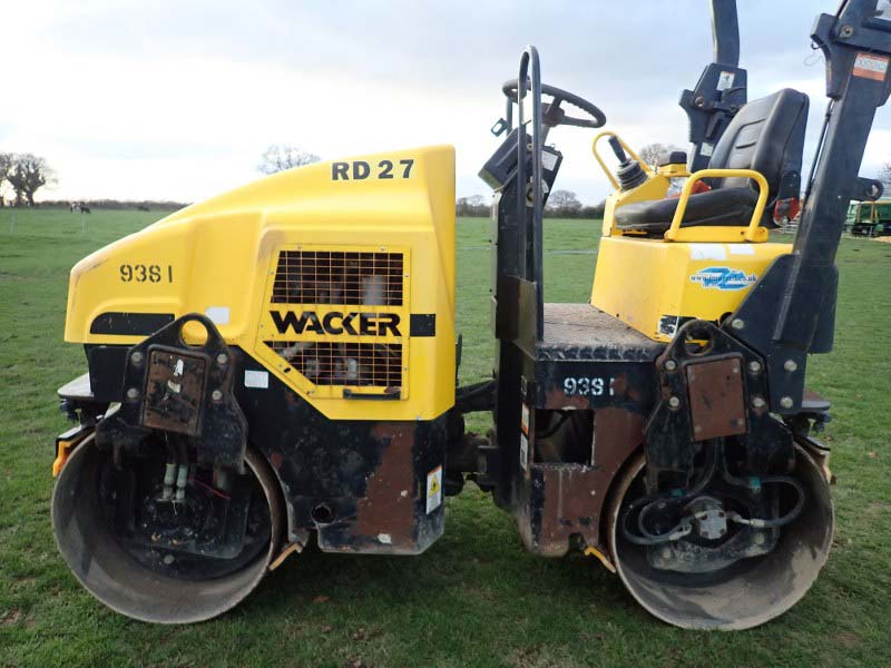 Wacker RD27 Vibrating double drum roll for sale